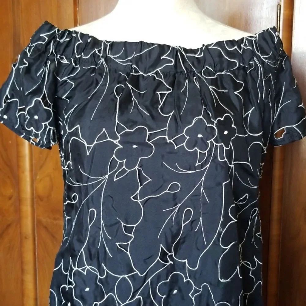 Lu Lu Lame Blk & Wht Silk Mini, M - Picture 2 of 5